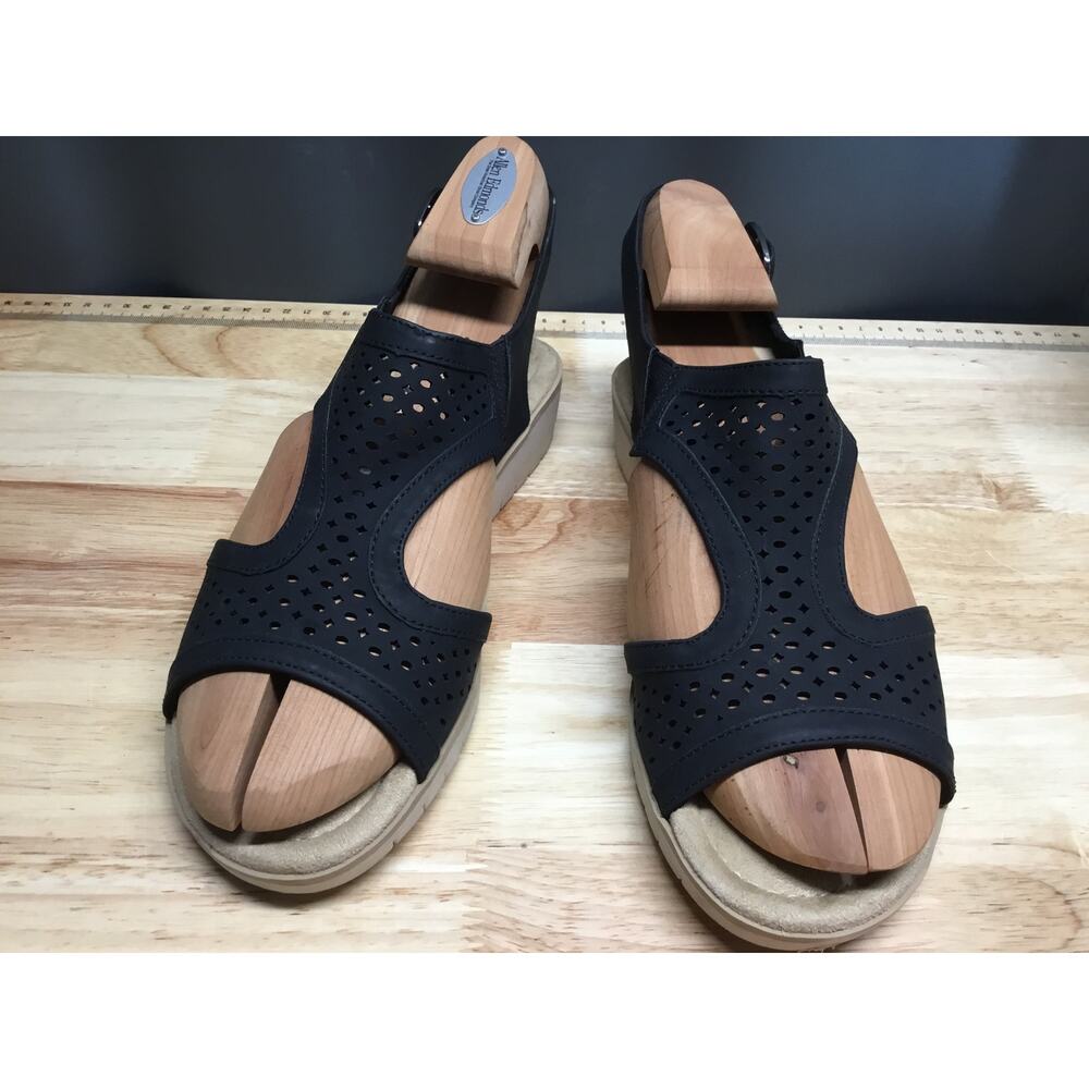 Easy Street Sandals Women’s Black Perforated Wedge Heel Buckle Straps Comfort
